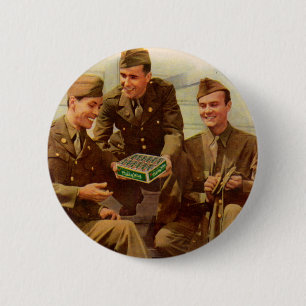 1940s WWII solders with candy from home 6 Cm Round Badge