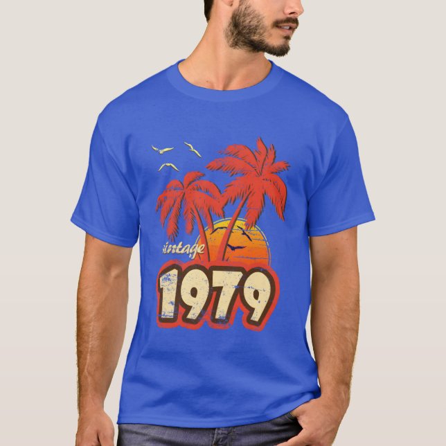 1979 Vintage Sunset gift T-Shirt (Front)