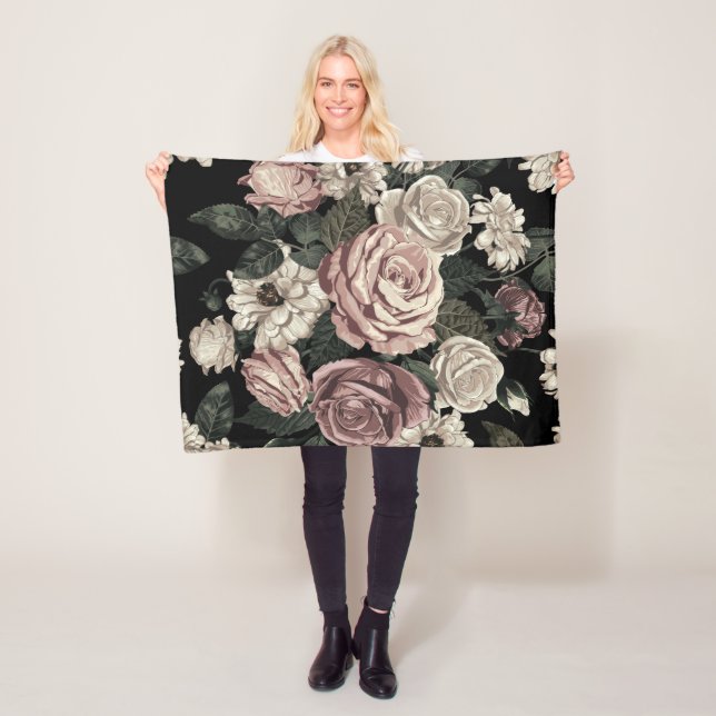 1 FLEECE BLANKET (In Situ)