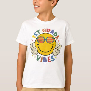 1st Grade Vibes Happy Face Smile Back To School T-Shirt