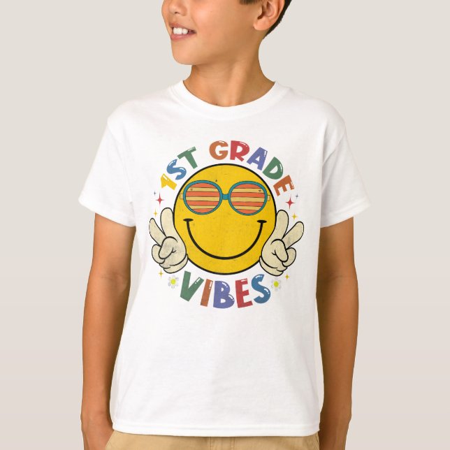 1st Grade Vibes Happy Face Smile Back To School  T-Shirt (Front)