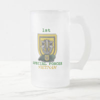 1st Green Berets flash vietnam son vets beer Mug