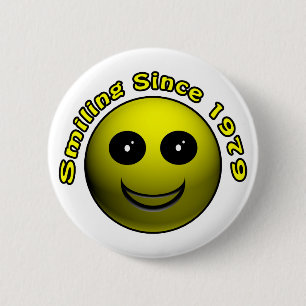 30th Birthday Gifts, Smiling Since 1979 ! 6 Cm Round Badge