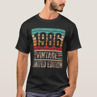 35 Year Old Legendary Retro Vintage Awesome Birthd T-Shirt
