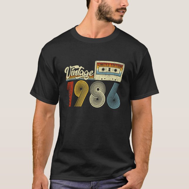 40 Year Old 40 Years Old Gifts 1986 Retro Men T-Shirt (Front)