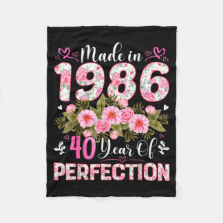 40 Year Old Made In 1986 Floral 40th Birthday Wome Fleece Blanket