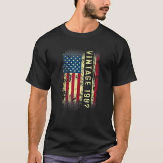 40 Year Old Vintage 1982 American Flag 40Th Birthd T-Shirt