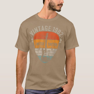 40 Years Old Vintage 1982 Limited Edition 40th Bir T-Shirt