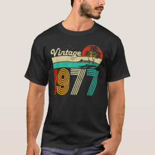 46th Birthday Vintage 1977 46 Year Old Men Women T-Shirt