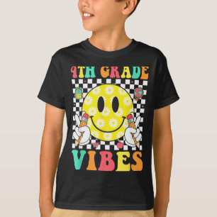 4th grade vibes retro smile face teacher kids back T-Shirt