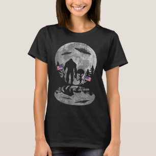 4th Of July Bigfoot Alien Ufo Funny Patriotic Wome T-Shirt