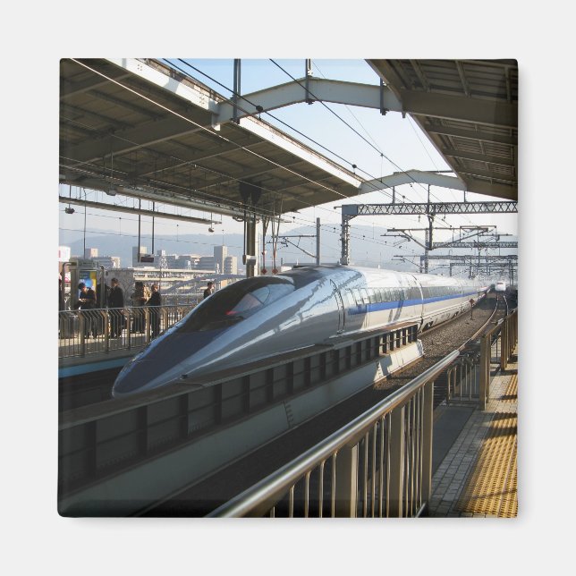 500 Series Shinkansen 新幹線 Bullet Train Magnet (Front)