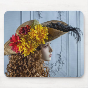 5981-Mannequin-Revolutionary War Lady with Hat Mouse Mat