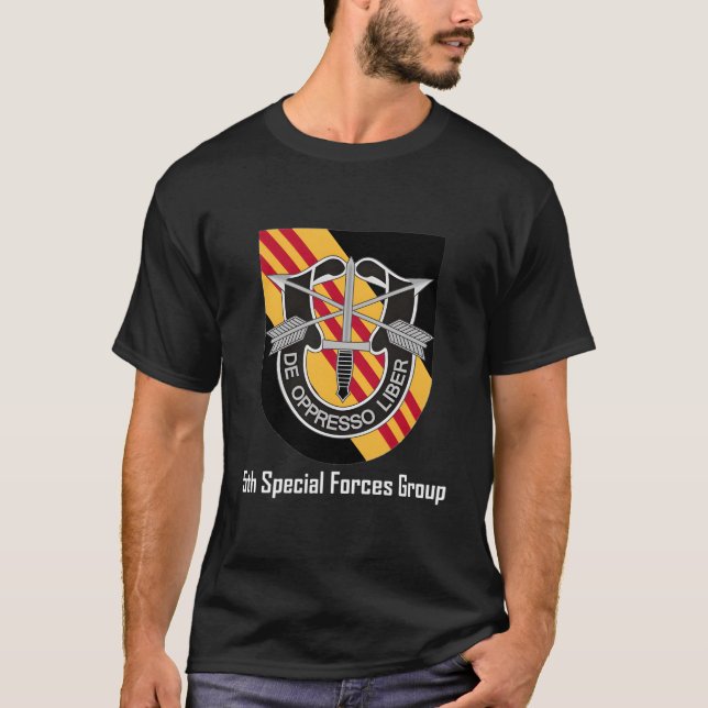 5Th Special Forces 5Th Sfg Beret Flash Unit Crest T-Shirt (Front)