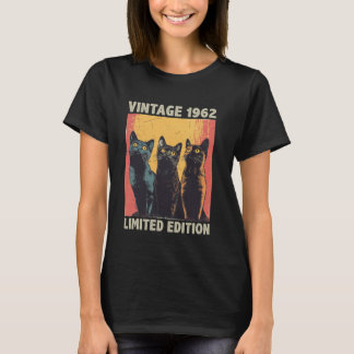 63 Years Old Gift Retro Vintage 1962 Cat Lover 63r T-Shirt
