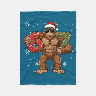 67 Meme Funny Big Foot Six Seven Christmas Xmas Sa Fleece Blanket
