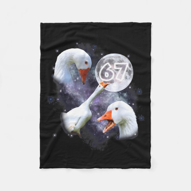 67 Meme Goose Howling At The Moon Funny Six Seven  Fleece Blanket (Front)