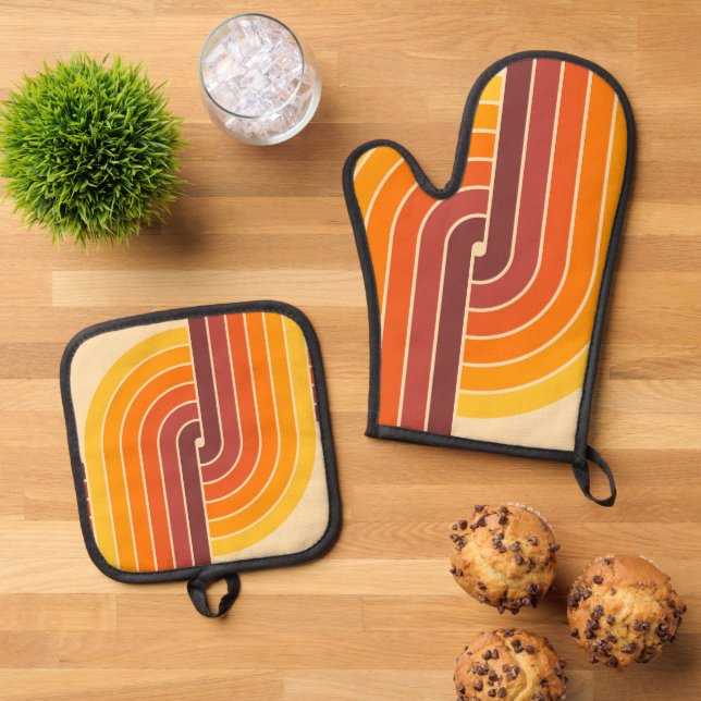70s Retro Geometric Design Oven Mitt & Pot Holder Set (Top Down)