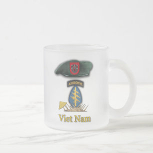 7th green berets vietnam vets  frosty Mug