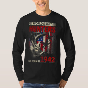 80 Years Old Deer Hunter Born In 1942 80th Birthda T-Shirt