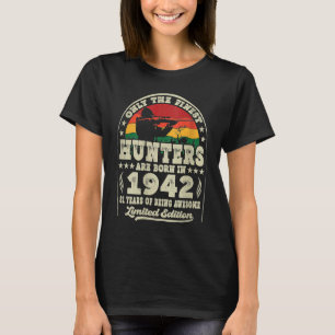 81 Year Old Deer Hunting Hunters Vintage 1942 81st T-Shirt