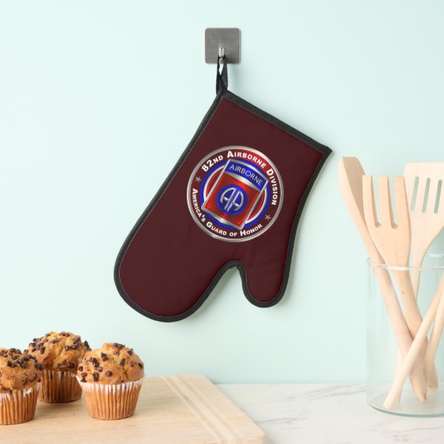 82nd Airborne Division  Oven Mitt (Insitu(Hanging))