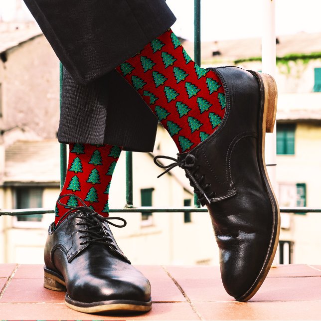 8 bit Christmas Tree Red Green Pixel Art Fun Geeky Socks (Creator Uploaded)