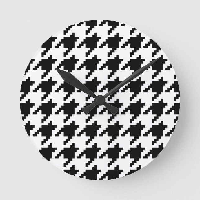 8 Bit Pixel Houndstooth Check Pattern Round Clock (Front)