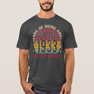 90th Birthday Gift men Vintage 1933 90 Years Old T-Shirt