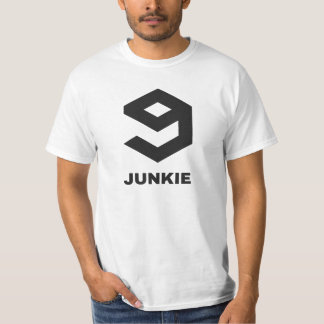 9gag junkie! When 9000 posts are not enough.. T-Shirt