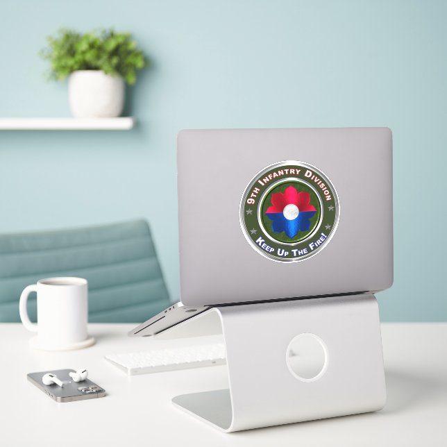 9th Infantry Division  (Laptop On Desk)