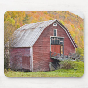 A barn in Vermont's Green Mountains. Hancock, 2 Mouse Mat