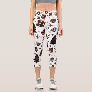 A Black and White Christmas Pattern Capri Leggings