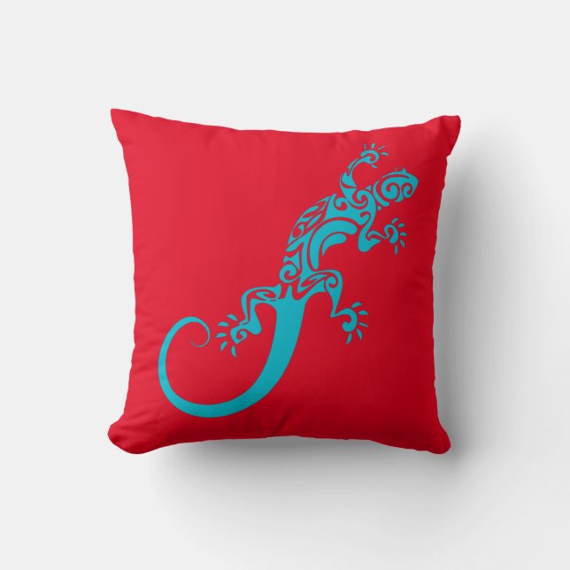 A blue gecko as a pet. Kook Art Throw Pillow (Front)