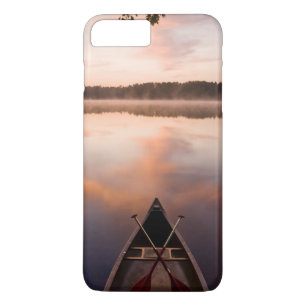 A canoe rests on the shore of Pawtuckaway Lake iPhone 8 Plus/7 Plus Case