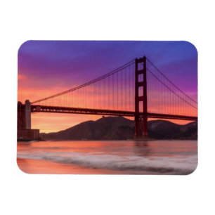 A capture of San Francisco's Golden Gate Bridge Magnet