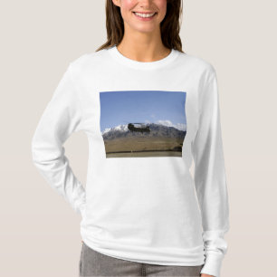 A CH-47 Chinook takes off T-Shirt