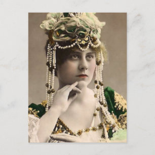 A Fashion No Postcard