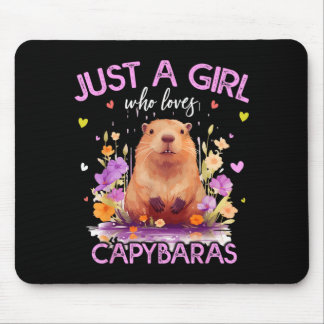 A girl who loves capybaras for women girlspng mouse mat