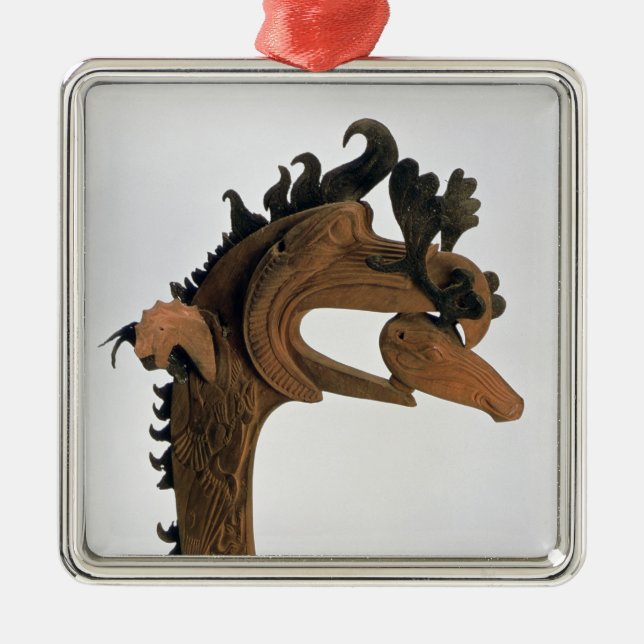 A griffin holding a deer in its beak metal tree decoration (Front)