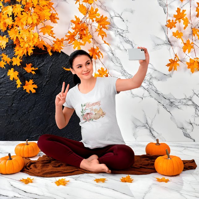 A Little Pumpkin is on the Way - Mummy To Be T-Shirt (Creator Uploaded)