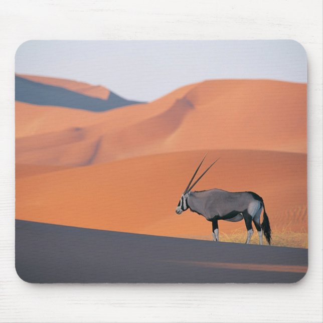 A lone oryx antelope. mouse mat (Front)
