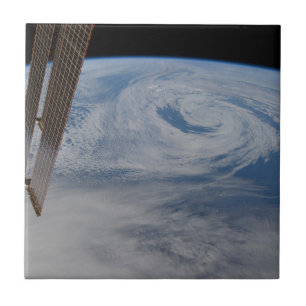 A Mid-Atlantic Low Pressure System. Tile