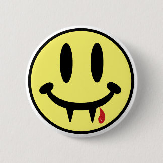 A pointy smile 6 cm round badge