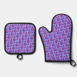 A purple paradise oven mitt & pot holder set
