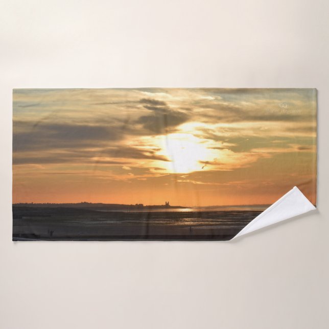 A Reculver Sunset Bath Towel (Bath Towel)