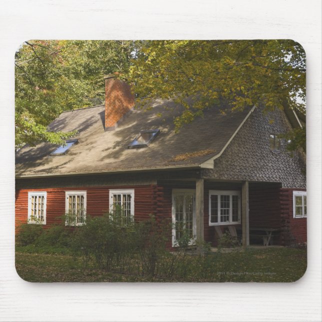 A Red Log Home Mouse Mat (Front)