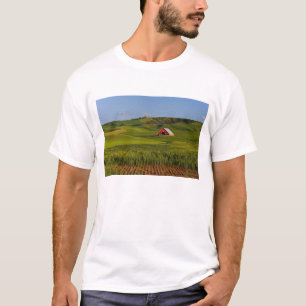 A scenic view of a barn in Moscow Idaho. T-Shirt