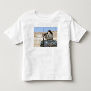 A soldiier instructs an Iraqi army soldier Toddler T-Shirt