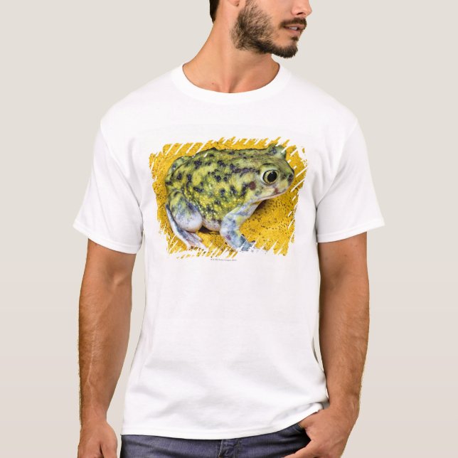 A spadefoot toad T-Shirt (Front)